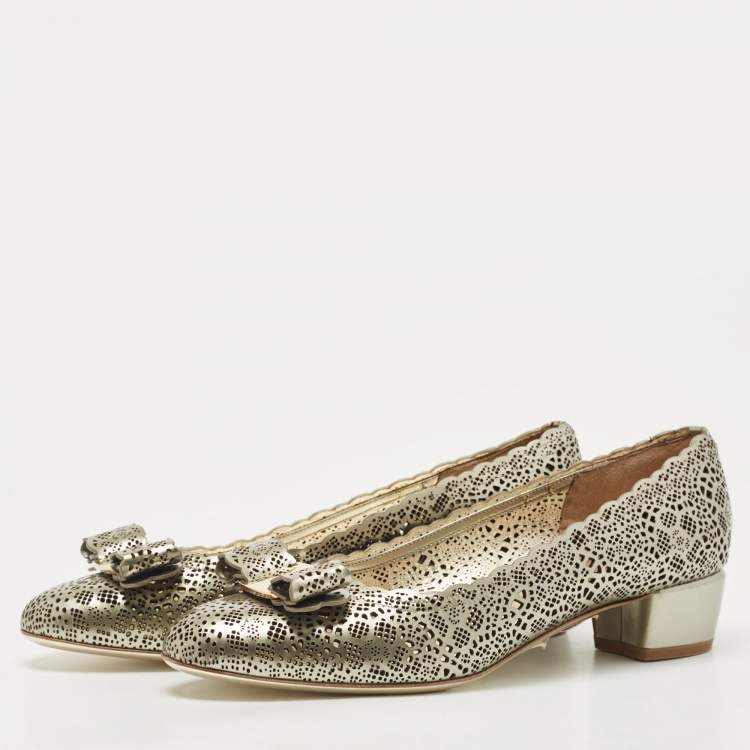 Pre Owned Salvatore Ferragamo Gold Leather Laser Cut Vara Pumps Size 37.5