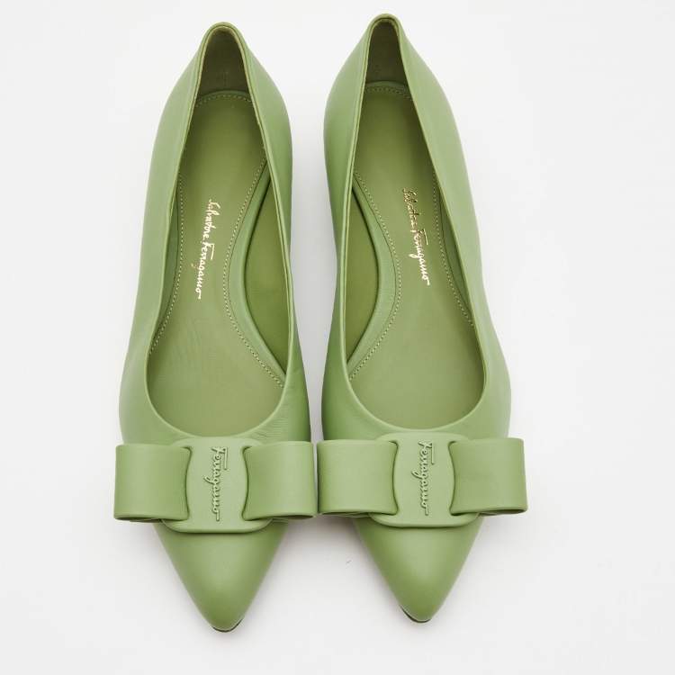 Pre Owned Salvatore Ferragamo Green Leather Viva Bow Ballet Flats Size 39