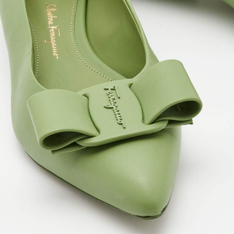 Pre Owned Salvatore Ferragamo Green Leather Viva Bow Ballet Flats Size 39