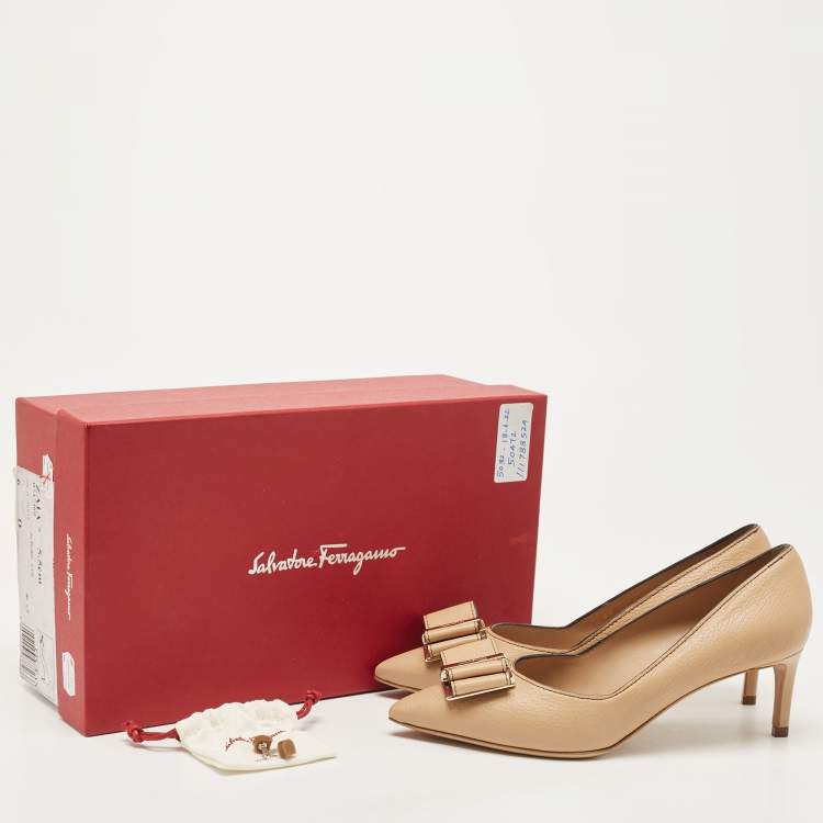 Pre Owned Salvatore Ferragamo Beige Leather Mimi Bow Detail Pointed Toe Pumps Size 36.5