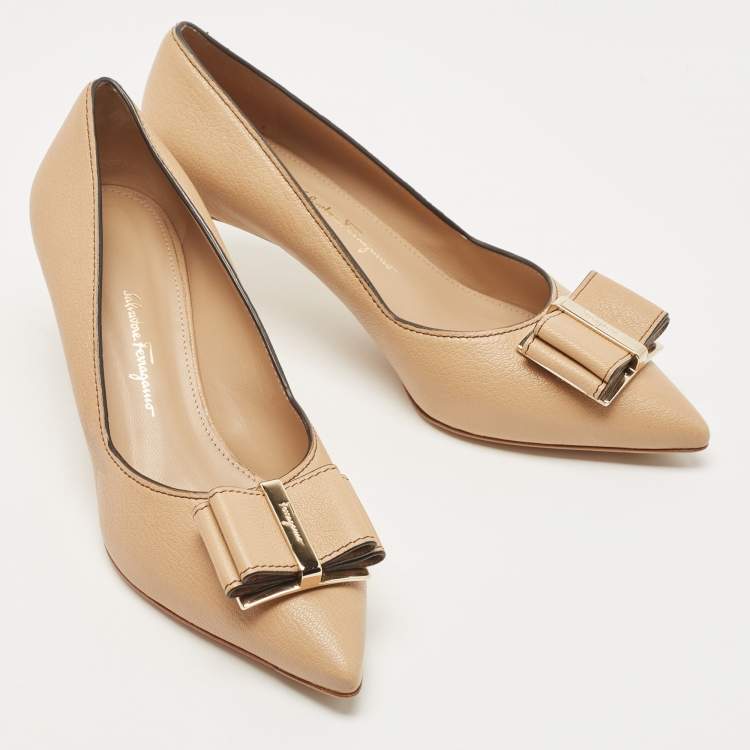Pre Owned Salvatore Ferragamo Beige Leather Mimi Bow Detail Pointed Toe Pumps Size 36.5