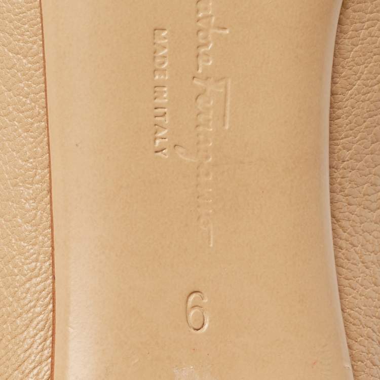 Pre Owned Salvatore Ferragamo Beige Leather Mimi Bow Detail Pointed Toe Pumps Size 36.5