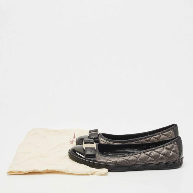 Pre Owned Salvatore Ferragamo Black/Bronze Quilted Leather and Patent Varina Ballet Flats Size 37