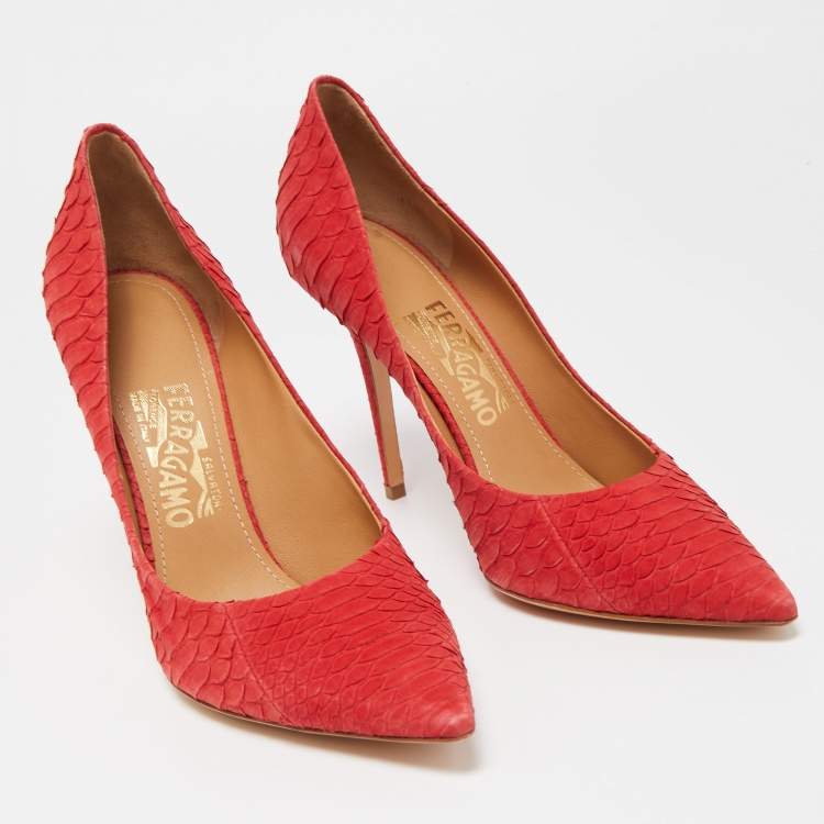 Pre Owned Salvatore Ferragamo Red Python Susi Pumps Size 40