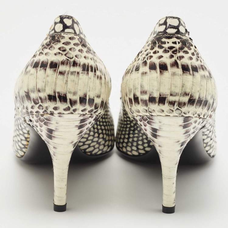 Pre Owned Salvatore Ferragamo Cream/Black Water Snakeskin Pumps Size 40.5
