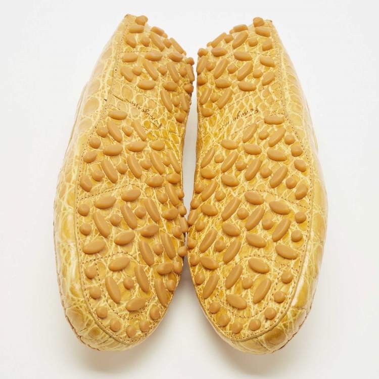 Pre Owned Salvatore Ferragamo Yellow Crocodile Vera Loafers Size 40.5