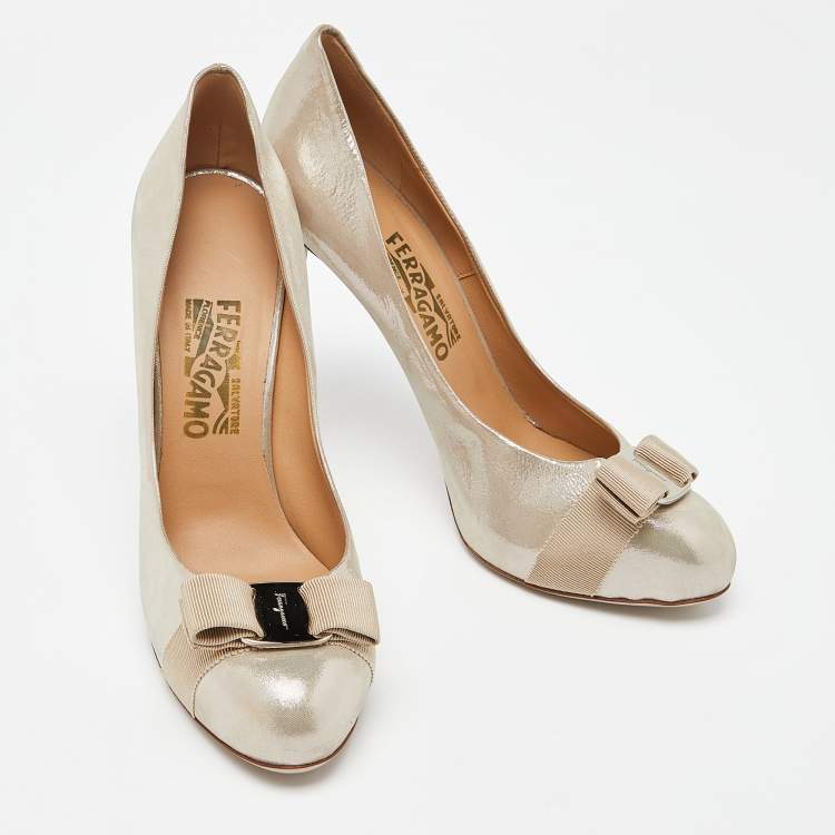 Pre Owned Salvatore Ferragamo Metallic Laminated Suede Vara Bow Pumps Size 40