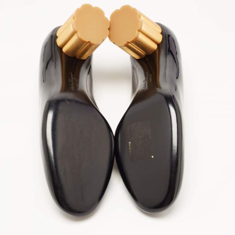 مملوكة مسبقًا Salvatore Ferragamo Black Patent Flower Heel Pumps Size 37