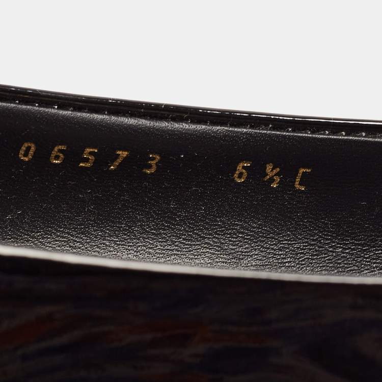 مملوكة مسبقًا Salvatore Ferragamo Black Patent Flower Heel Pumps Size 37