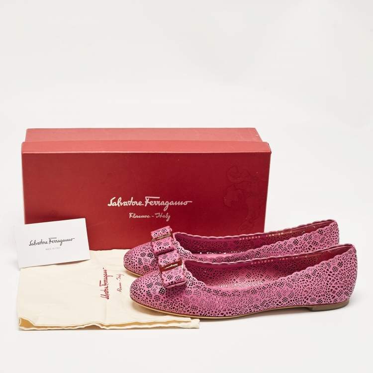 Pre Owned Salvatore Ferragamo Magenta Leather Lasercut Vara Bow Ballet Flats Size 40.5
