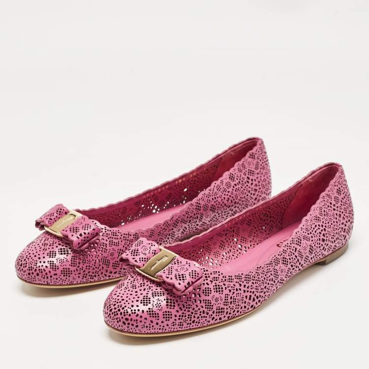 Pre Owned Salvatore Ferragamo Magenta Leather Lasercut Vara Bow Ballet Flats Size 40.5