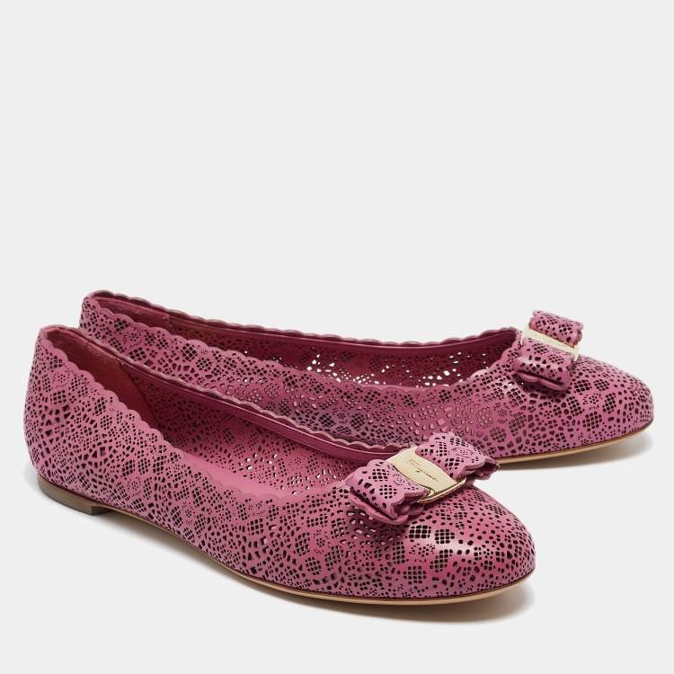 Pre Owned Salvatore Ferragamo Pink Leather Lasercut vara Ballet Flats Size 40.5