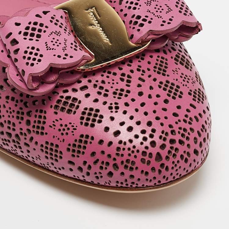 Pre Owned Salvatore Ferragamo Pink Leather Lasercut vara Ballet Flats Size 40.5
