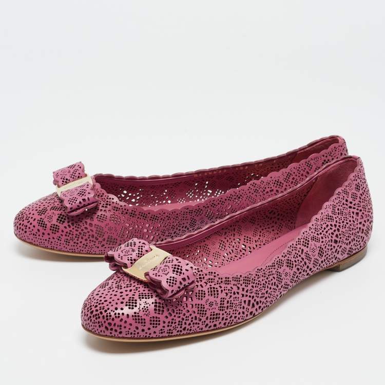 Pre Owned Salvatore Ferragamo Pink Leather Lasercut vara Ballet Flats Size 40.5