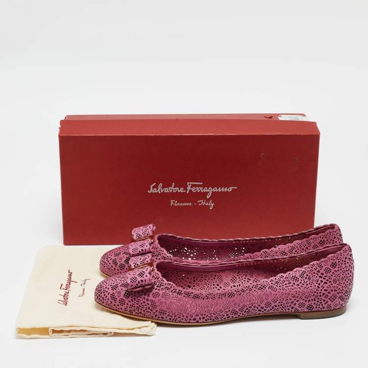 Pre Owned Salvatore Ferragamo Pink Leather Lasercut vara Ballet Flats Size 40.5