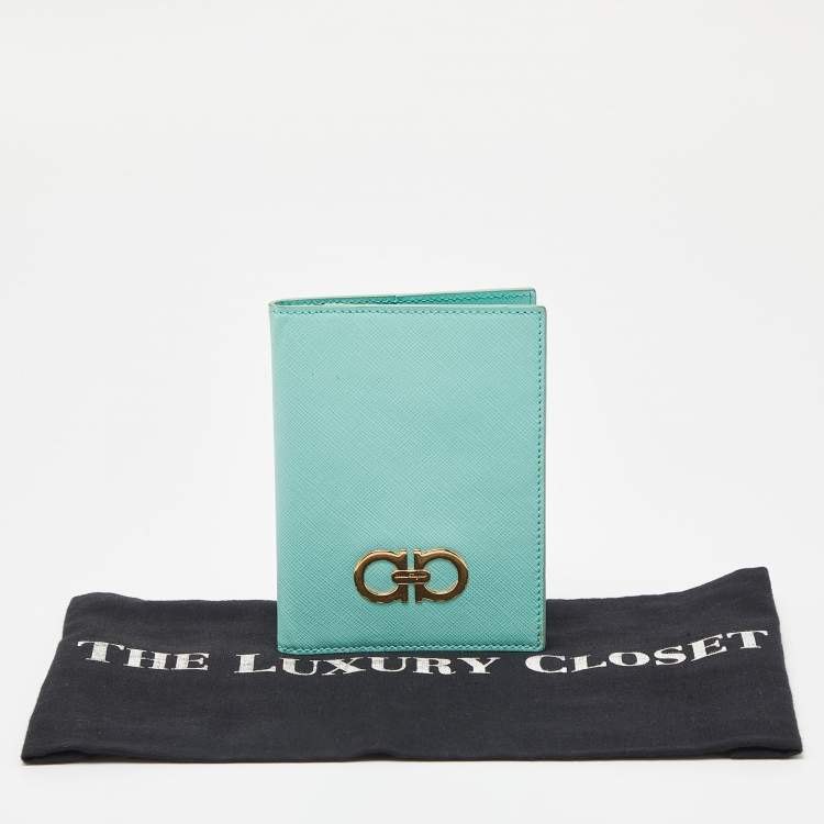Pre Owned Salvatore Ferragamo Green Leather Passport Holder