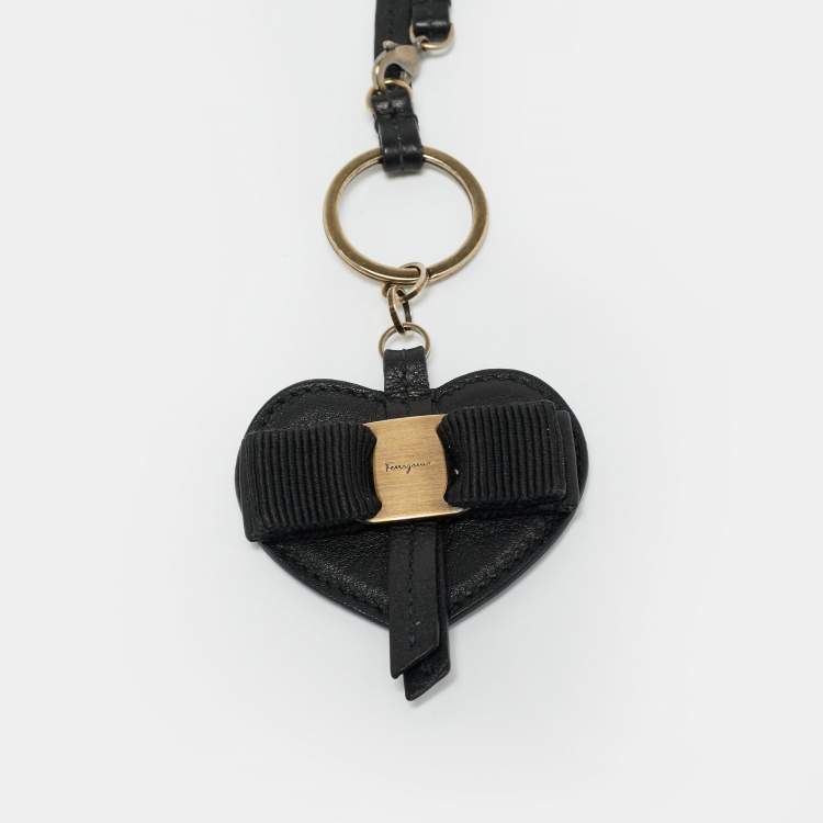 Pre Owned Salvatore Ferragamo Heart Bow Key Holder Black Leather