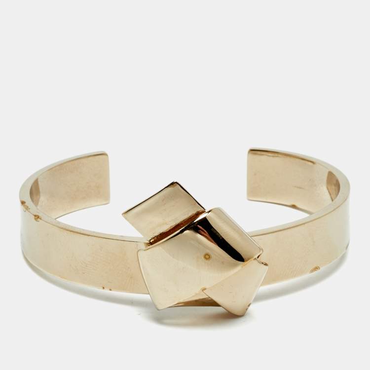 مملوكة مسبقًا Salvatore Ferragamo Gold Tone Bracelet