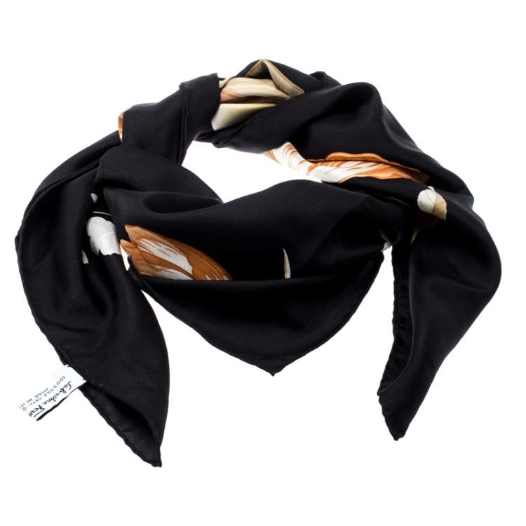 Pre Owned Salvatore Ferragamo Black Floral Printed Silk Square Scarf