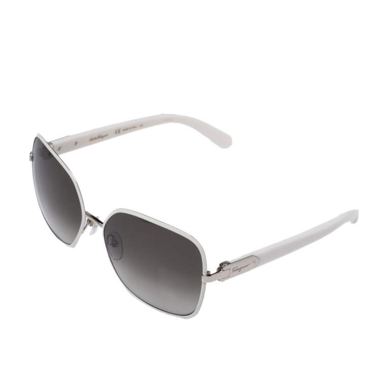 مملوكة مسبقًا Salvatore Ferragamo Ivory / Green Gradient SF150S Square Sunglasses