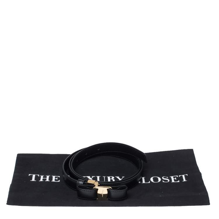 مملوكة مسبقًا Salvatore Ferragamo Black Leather Vara Bow Slim Belt 90CM