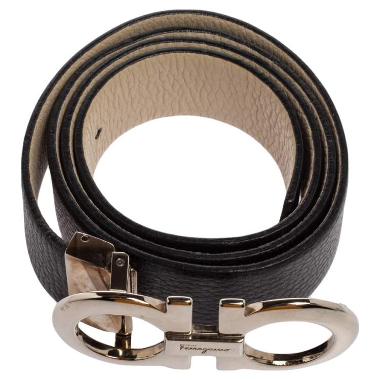 مملوكة مسبقًا Salvatore Ferragamo Black Grained Leather Gancini Reversible Belt