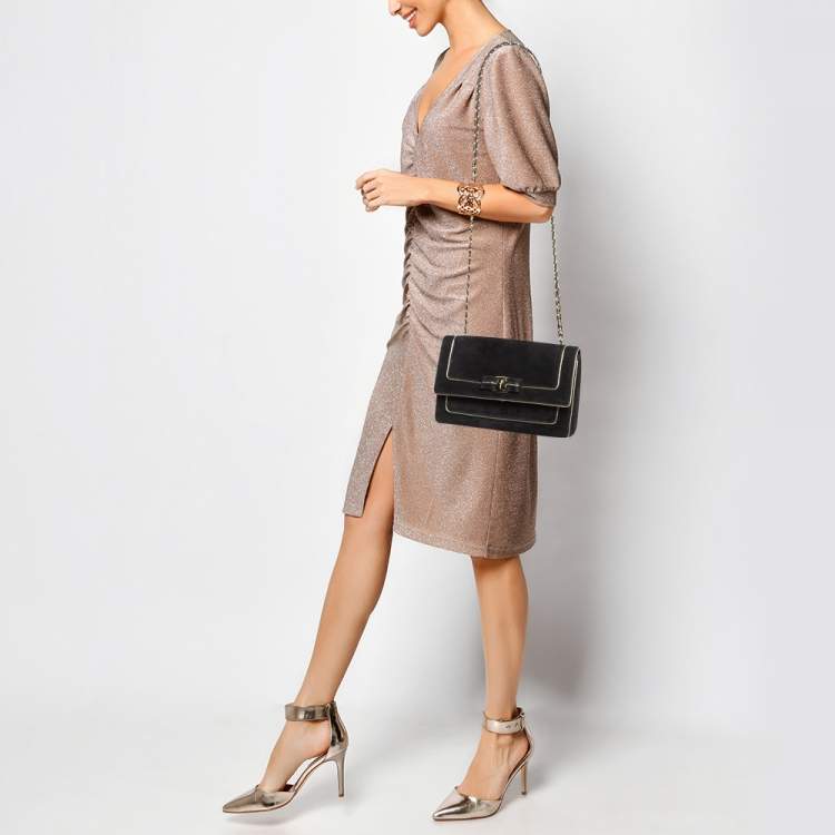 مملوكة مسبقًا Salvatore Ferragamo Black/Gold Suede Ginny Shoulder Bag