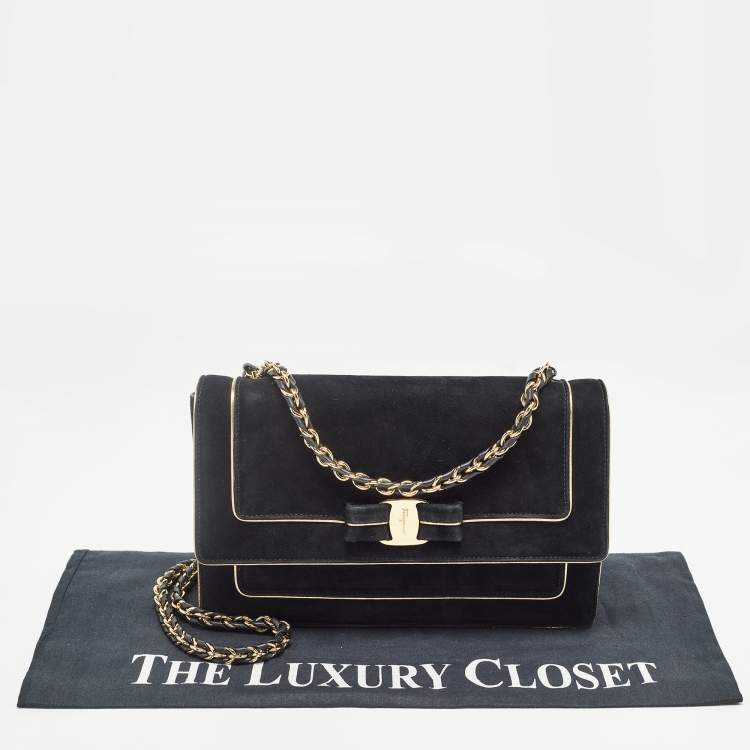 مملوكة مسبقًا Salvatore Ferragamo Black/Gold Suede Ginny Shoulder Bag