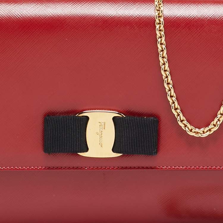 Pre Owned Salvatore Ferragamo Red/Black Leather Miss Vara Chain Shoulder Bag