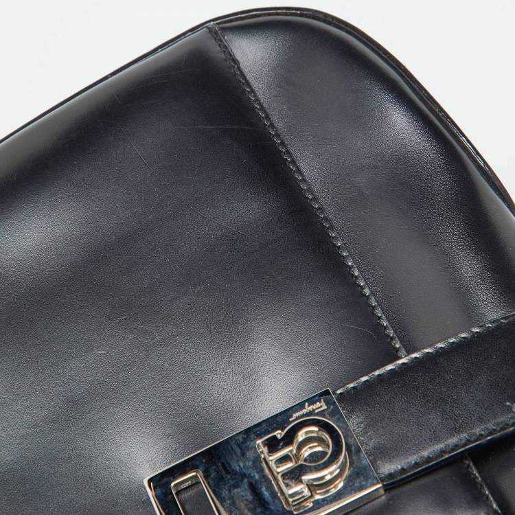 مملوكة مسبقًا Salvatore Ferragamo Black Leather Hobo