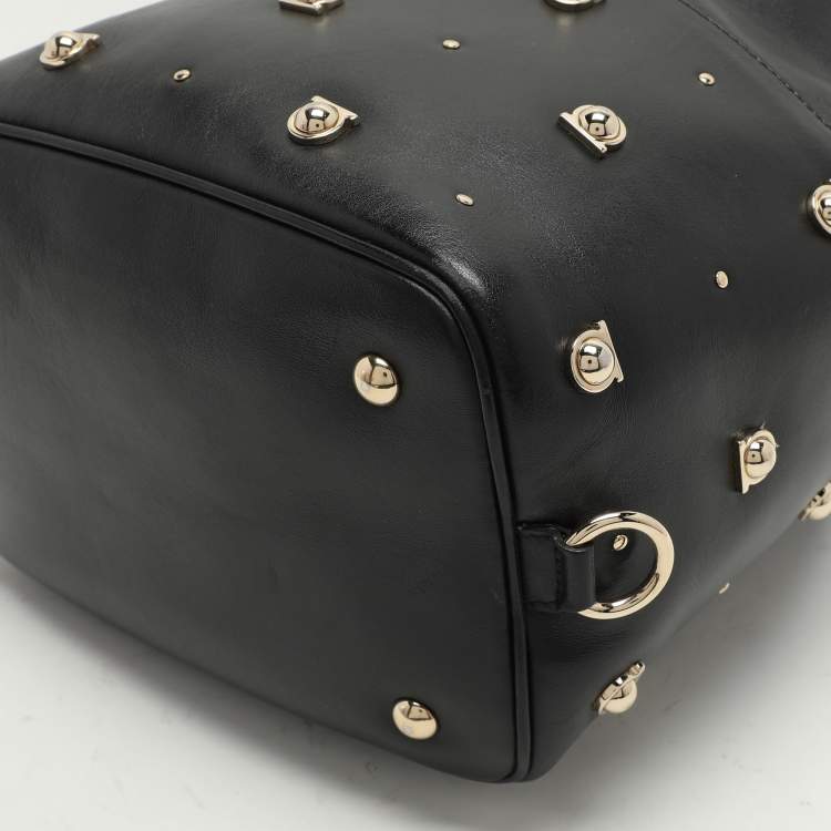 Pre Owned Salvatore Ferragamo Black Leather Gancio Stud Bucket bag