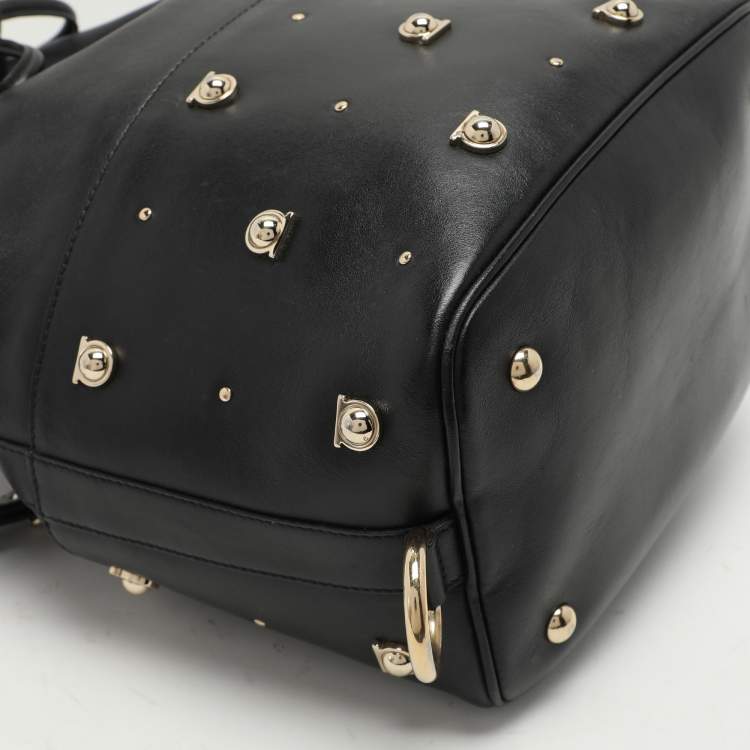 Pre Owned Salvatore Ferragamo Black Leather Gancio Stud Bucket bag