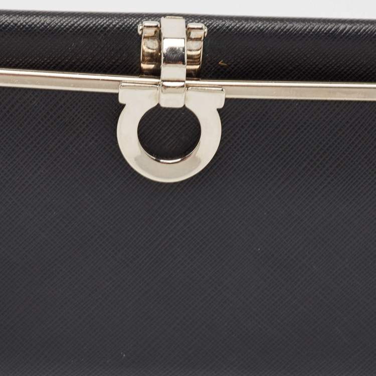 Pre Owned Salvatore Ferragamo Black Leather Gancini Clasp Continental Wallet
