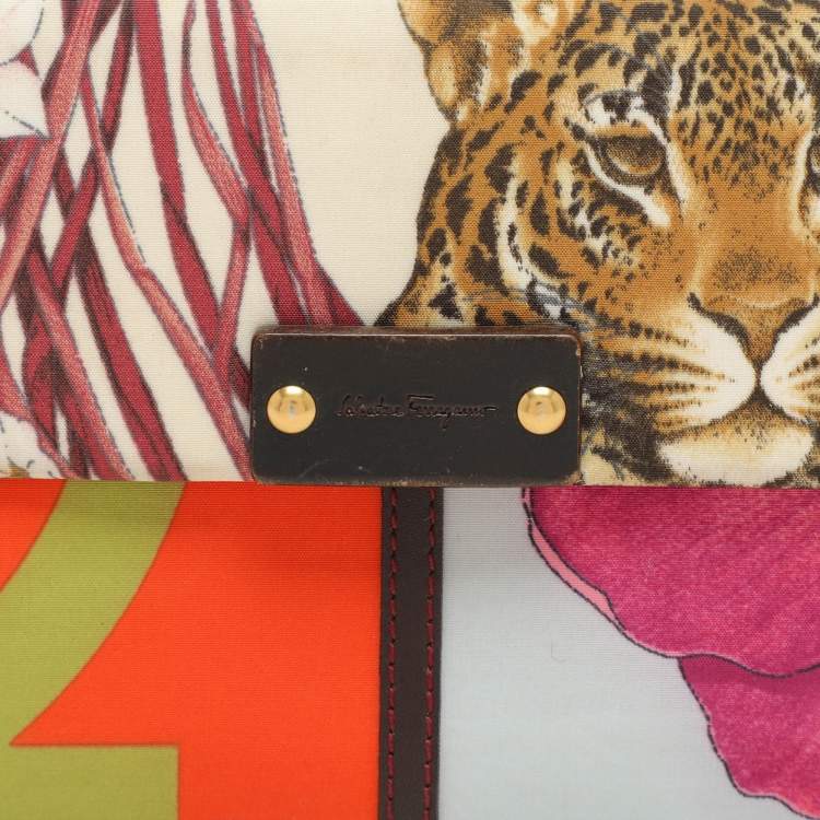 مملوكة مسبقًا Salvatore Ferragamo Multicolor Jungle Print Fabric Flap Continental Wallet