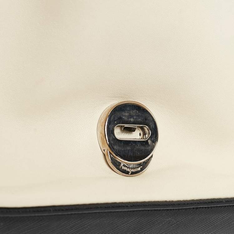 Pre Owned Salvatore Ferragamo Black/Off White Leather Gancini Shoulder Bag