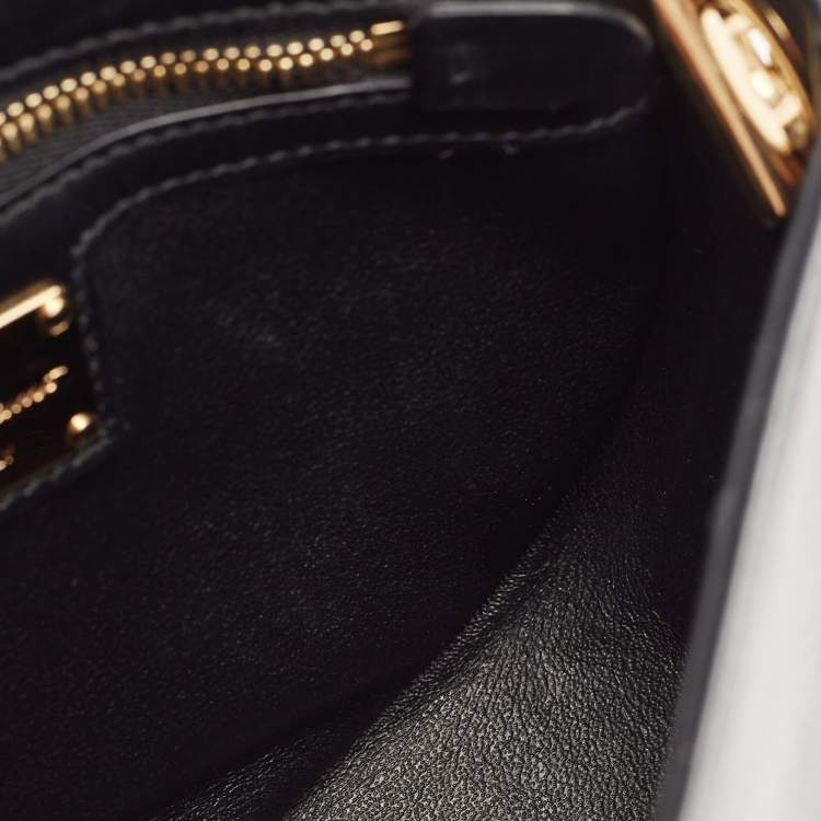 مملوكة مسبقًا Salvatore Ferragamo Black Quilted Leather Rosette Crossbody Bag