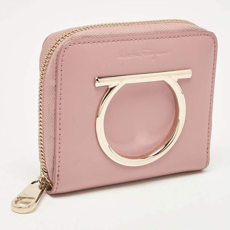 مملوكة مسبقًا Salvatore Ferragamo Pink Leather Gancio Zip Compact Wallet