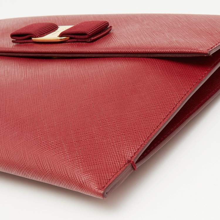 Pre Owned Salvatore Ferragamo Red Leather Miss Vara Slim Clutch
