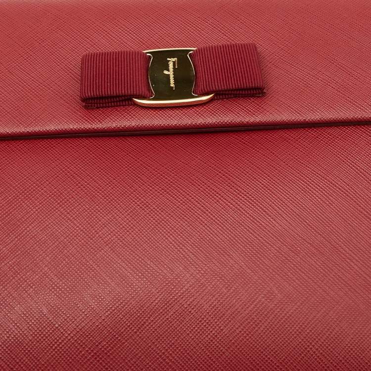 Pre Owned Salvatore Ferragamo Red Leather Miss Vara Slim Clutch