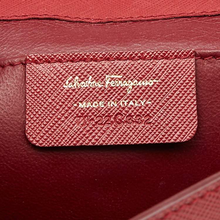 Pre Owned Salvatore Ferragamo Red Leather Miss Vara Slim Clutch