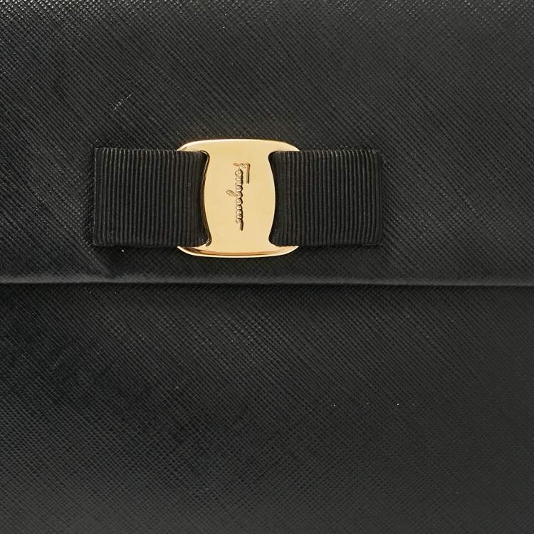 Pre Owned Salvatore Ferragamo Black Saffiano Leather Vara Bow Clutch