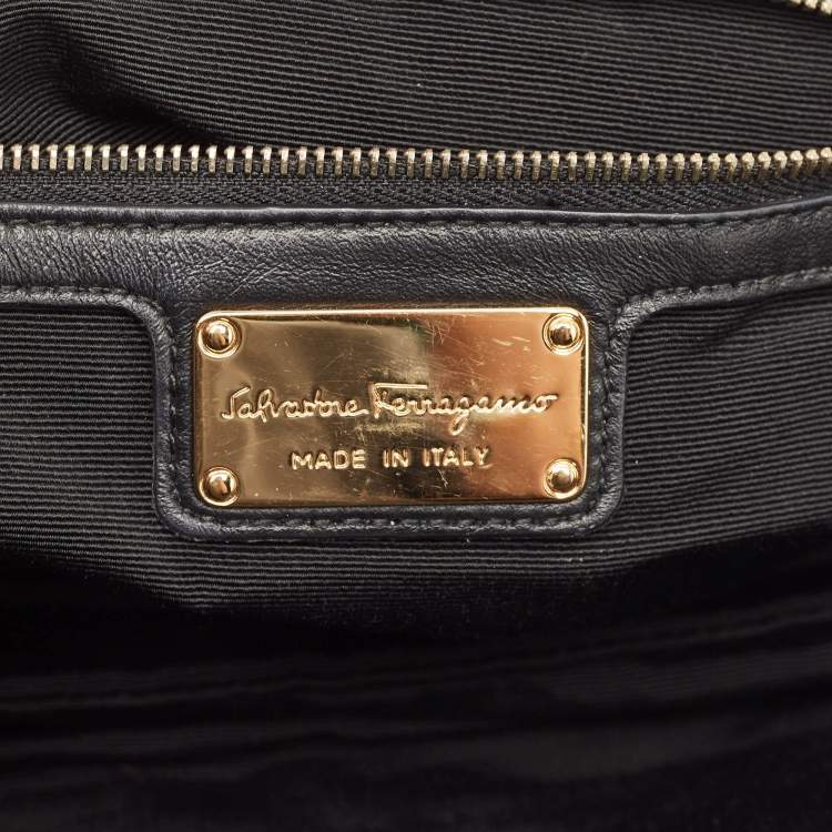 Pre Owned Salvatore Ferragamo Black Quilted Leather Vara Bow Shoulder Bag