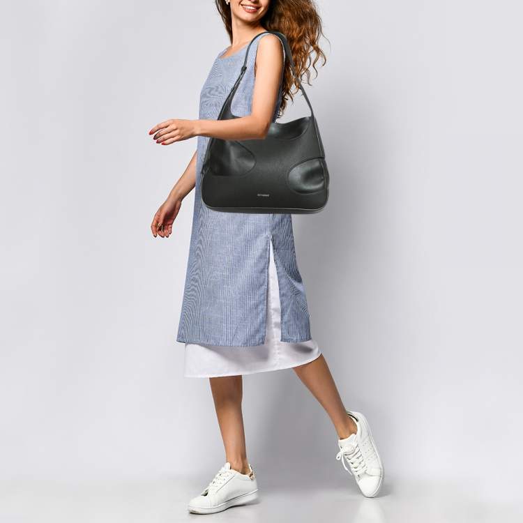 Pre Owned Salvatore Ferragamo Black Leather Cut Out Detail Shoulder Bag
