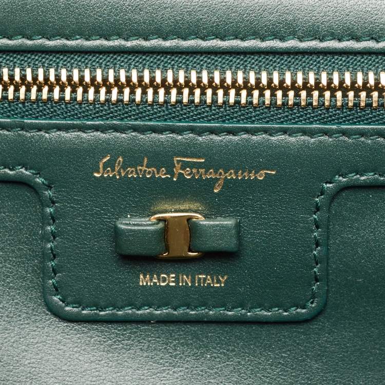 Pre Owned Salvatore Ferragamo Green Leather Ginny Shoulder Bag
