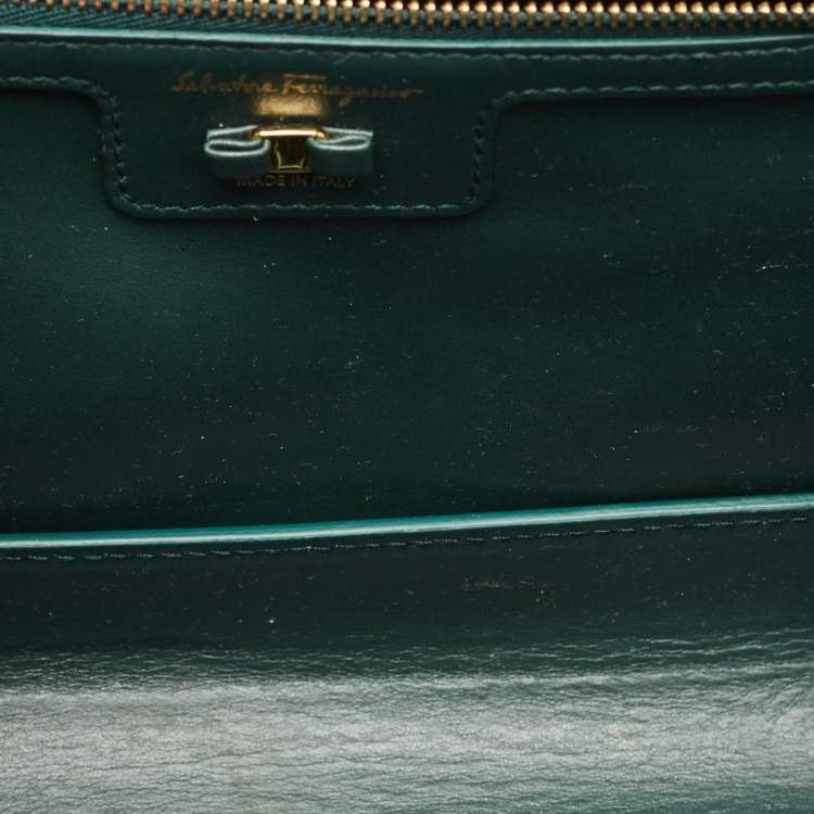 Pre Owned Salvatore Ferragamo Green Leather Ginny Shoulder Bag
