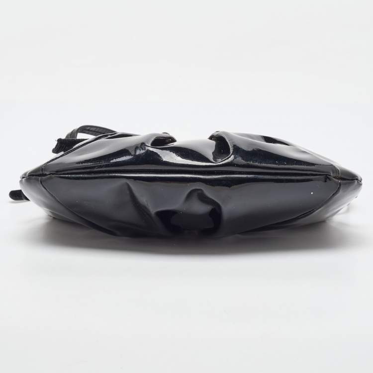 Pre Owned Salvatore Ferragamo Black Patent Leather Vara Bow Shoulder Bag