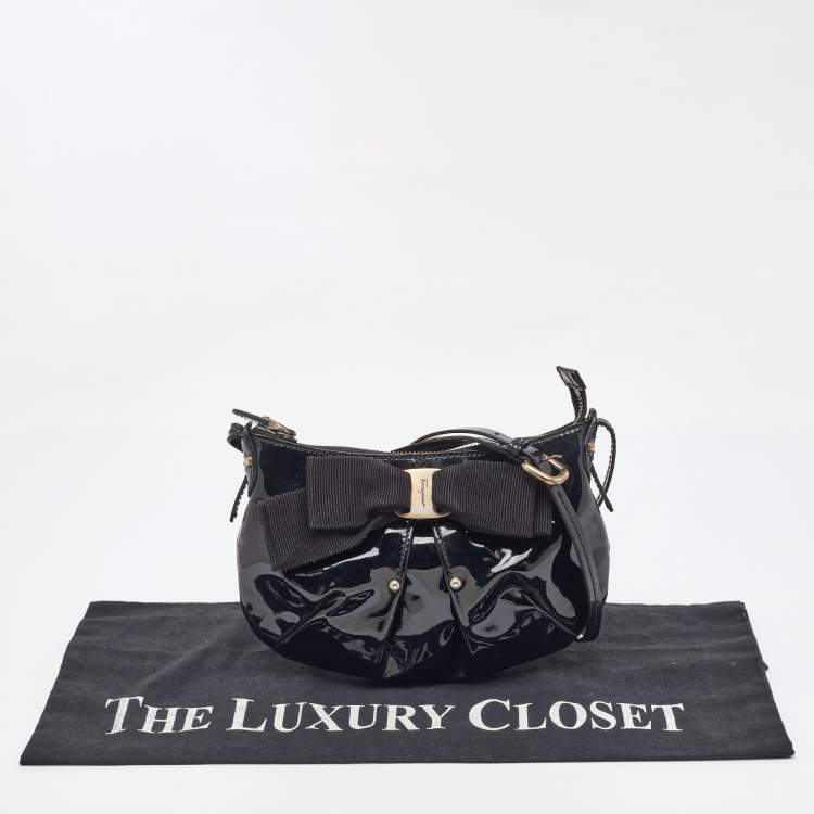Pre Owned Salvatore Ferragamo Black Patent Leather Vara Bow Shoulder Bag