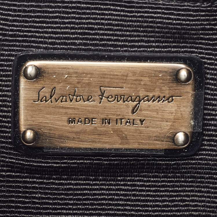 Pre Owned Salvatore Ferragamo Black Patent Leather Vara Bow Shoulder Bag