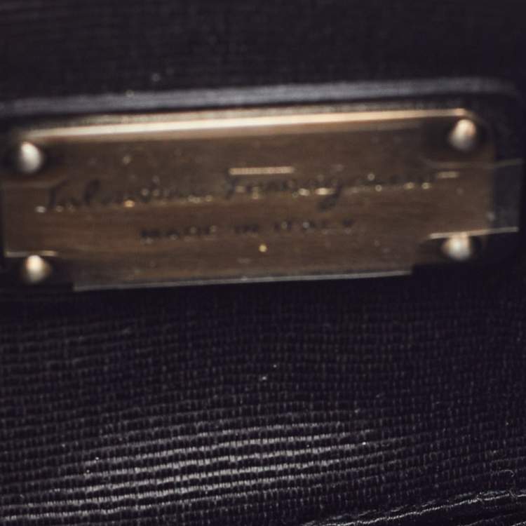 Pre Owned Salvatore Ferragamo Black Patent Leather Vara Bow Shoulder Bag