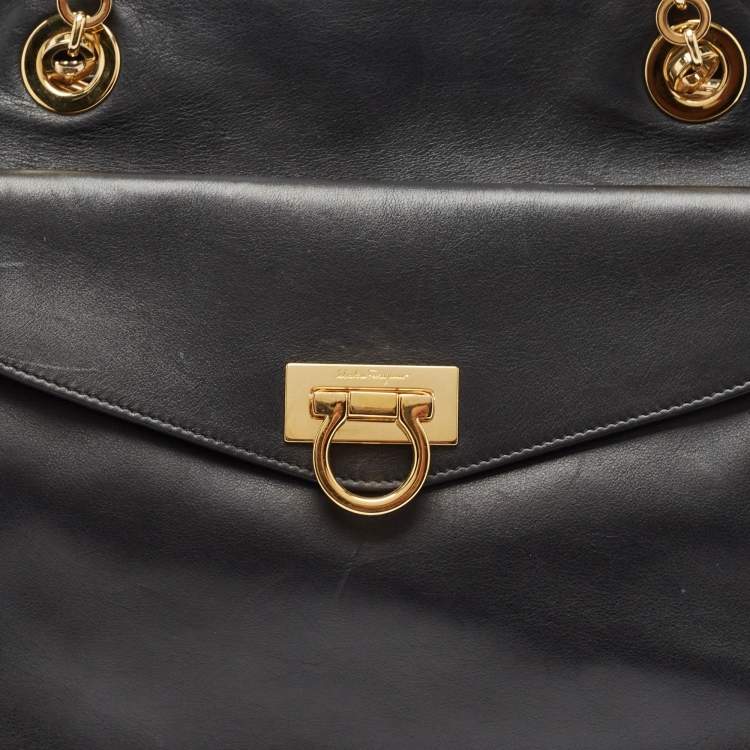 Pre Owned Salvatore Ferragamo Black Leather Aline Shoulder Bag